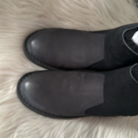 UGG NAIYAH BLACK Water 💦 Resistant - Picture 6 of 11